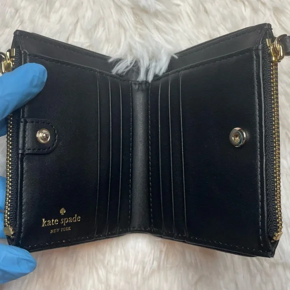 Kate Spade Bifold Wallet - Picture 5 of 6